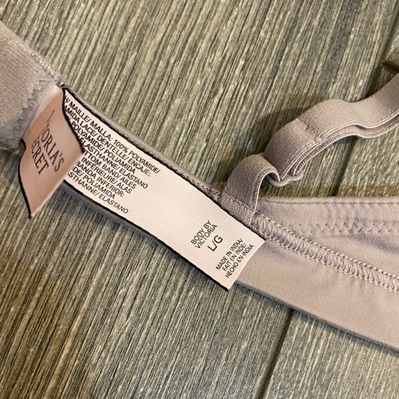 VICTORIAS SECRET • Lace Bralette - Picture 8 of 8